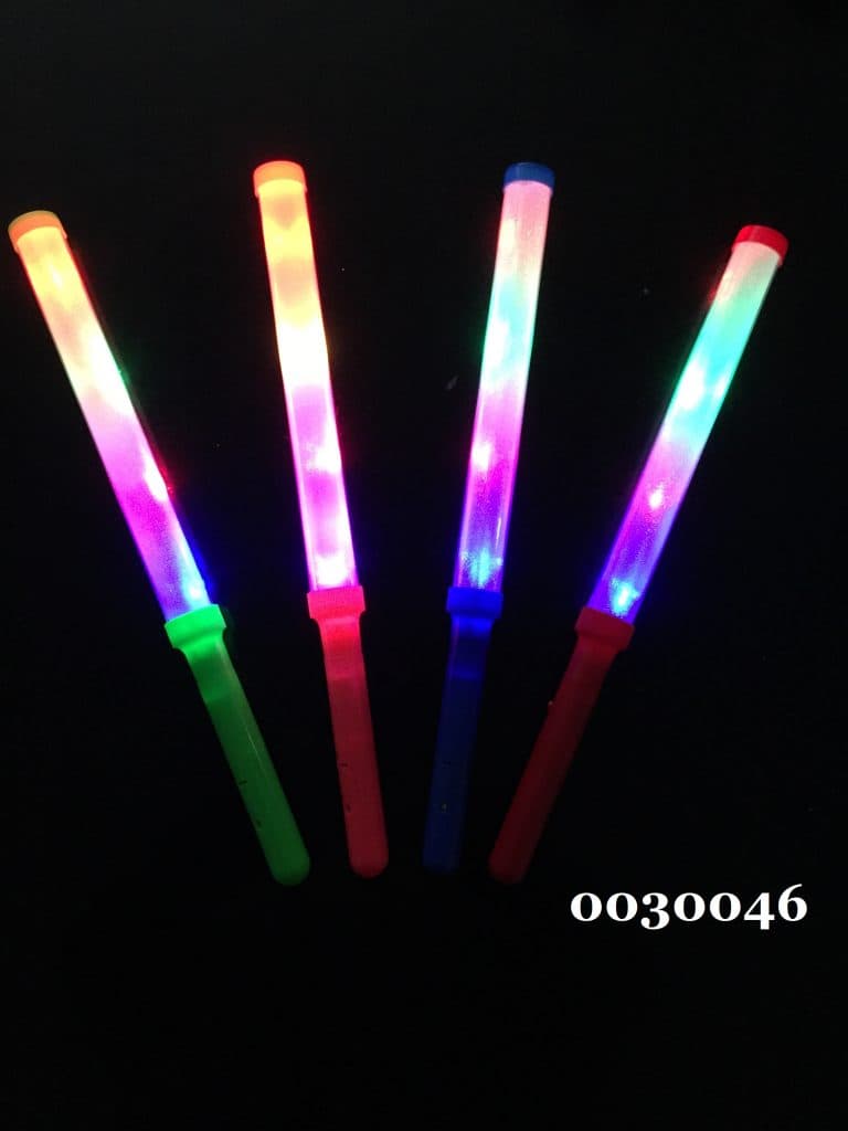 BATON LUMINEUX COURT
